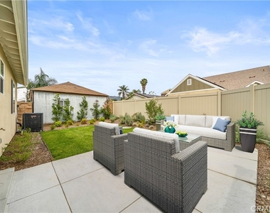 798 N Amelia Avenue - Photo Thumbnail 27
