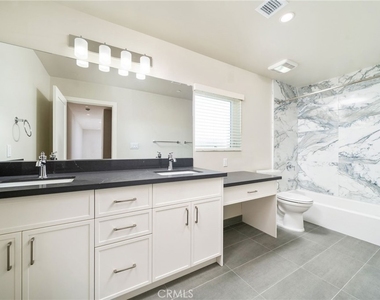 798 N Amelia Avenue - Photo Thumbnail 19