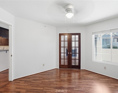 273 Monroe Court - Photo Thumbnail 6