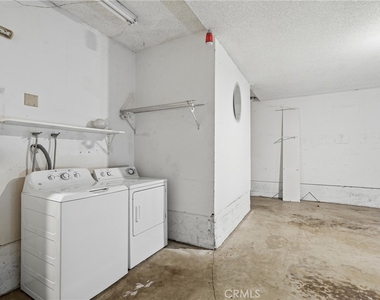 273 Monroe Court - Photo Thumbnail 16