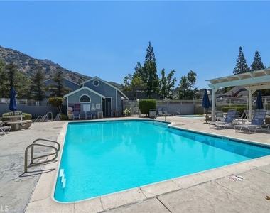 273 Monroe Court - Photo Thumbnail 18