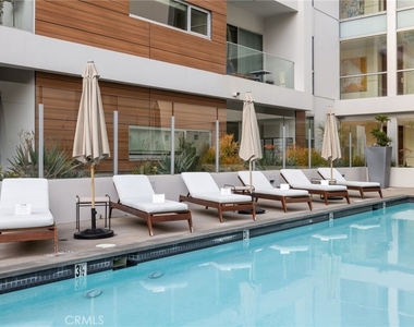 6735 Yucca - Photo Thumbnail 13