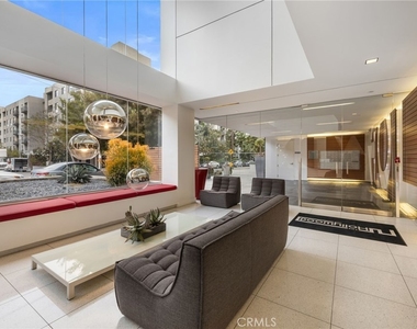 6735 Yucca - Photo Thumbnail 12