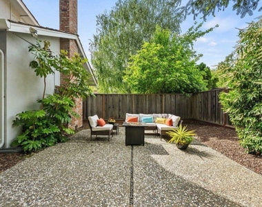 206 Sheila Ct - Photo Thumbnail 13