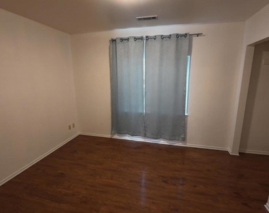 1418 15th Ave - Photo Thumbnail 16