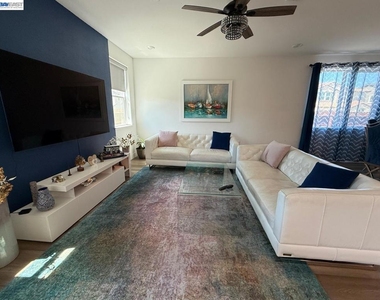 1509 Adelsheim Ave - Photo Thumbnail 5