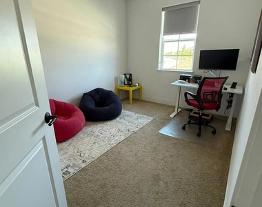 1509 Adelsheim Ave - Photo Thumbnail 13