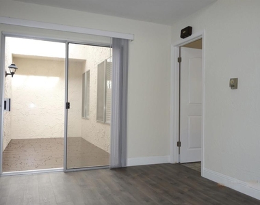112 Marchbanks Ct - Photo Thumbnail 4