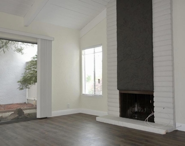 112 Marchbanks Ct - Photo Thumbnail 2