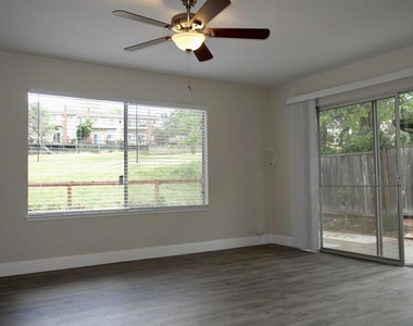 112 Marchbanks Ct - Photo Thumbnail 8