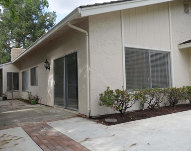 112 Marchbanks Ct - Photo Thumbnail 15