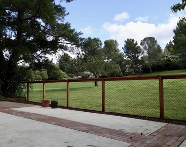 112 Marchbanks Ct - Photo Thumbnail 18