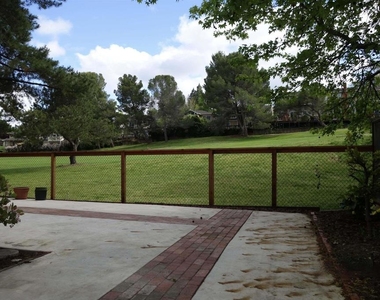 112 Marchbanks Ct - Photo Thumbnail 19