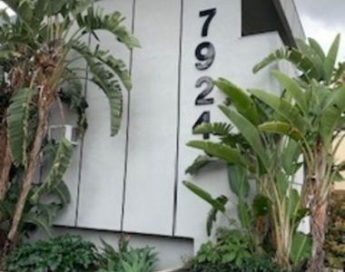 7924 Clinton Street - Photo Thumbnail 20