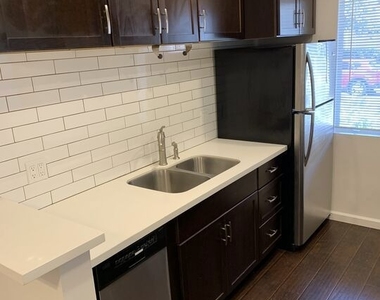 7924 Clinton Street - Photo Thumbnail 3