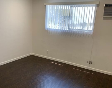 7924 Clinton Street - Photo Thumbnail 13