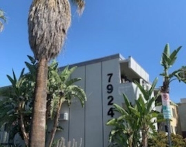 7924 Clinton Street - Photo Thumbnail 16