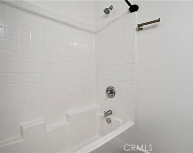 904 Warwick Avenue - Photo Thumbnail 22