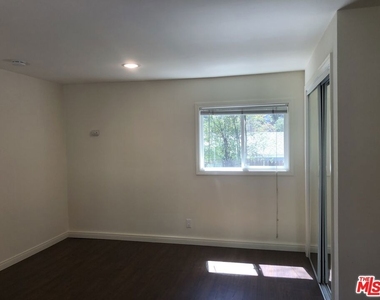 3708 Altura Avenue - Photo Thumbnail 12