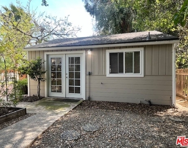 3708 Altura Avenue - Photo Thumbnail 3