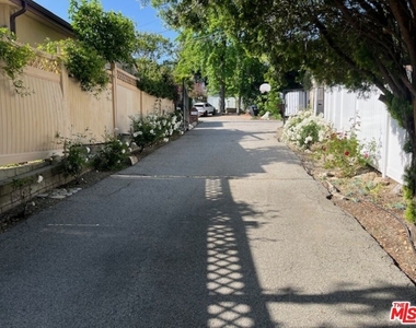 3708 Altura Avenue - Photo Thumbnail 16