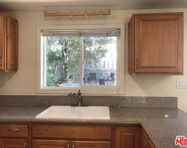 3708 Altura Avenue - Photo Thumbnail 8