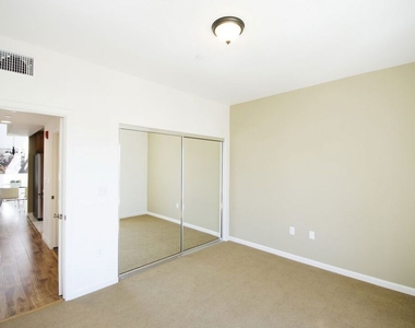 546 N Oxford Avenue - Photo Thumbnail 20