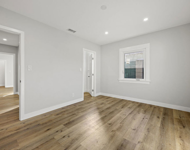 5465 S Victoria Avenue - Photo Thumbnail 14