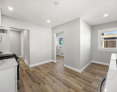 5465 S Victoria Avenue - Photo Thumbnail 8