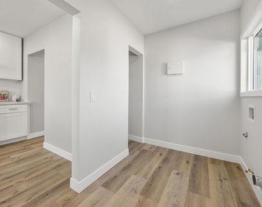 5465 S Victoria Avenue - Photo Thumbnail 12