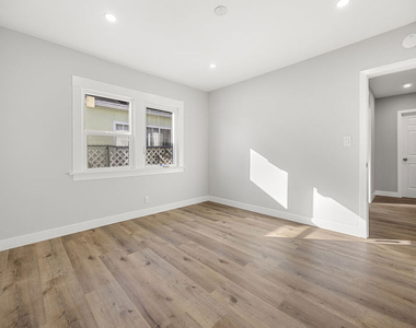 5465 S Victoria Avenue - Photo Thumbnail 18