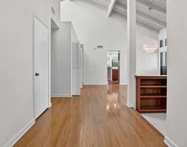 1331 Avenida De Cortez - Photo Thumbnail 7