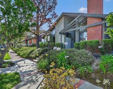 1331 Avenida De Cortez - Photo Thumbnail 1