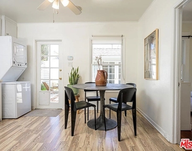 2213 Arizona Avenue - Photo Thumbnail 6