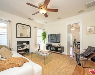 2213 Arizona Avenue - Photo Thumbnail 3