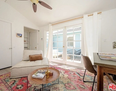 2213 Arizona Avenue - Photo Thumbnail 9