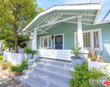 2213 Arizona Avenue - Photo Thumbnail 1