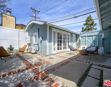 2213 Arizona Avenue - Photo Thumbnail 18