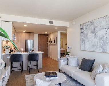 11750 Wilshire Boulevard - Photo Thumbnail 5