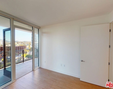 11750 Wilshire Boulevard - Photo Thumbnail 8