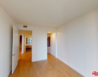 11750 Wilshire Boulevard - Photo Thumbnail 14