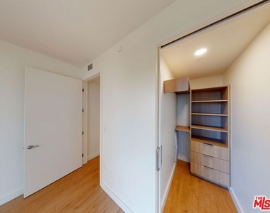 11750 Wilshire Boulevard - Photo Thumbnail 13