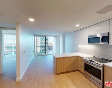 11750 Wilshire Boulevard - Photo Thumbnail 6