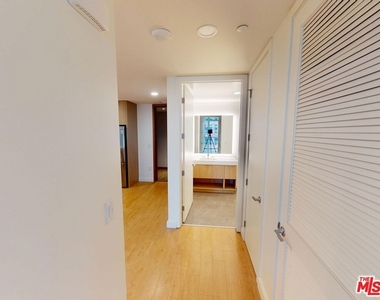 11750 Wilshire Boulevard - Photo Thumbnail 11