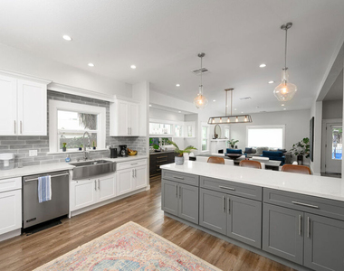 1319 12th Avenue - Photo Thumbnail 3