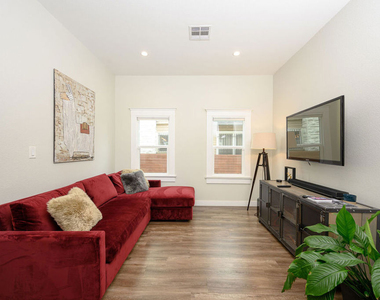 1319 12th Avenue - Photo Thumbnail 16