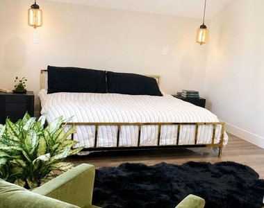 1319 12th Avenue - Photo Thumbnail 9