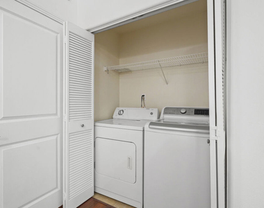 100 S Alameda Street - Photo Thumbnail 8