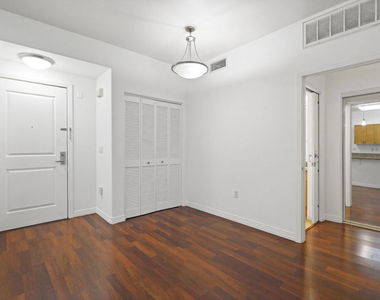 100 S Alameda Street - Photo Thumbnail 9