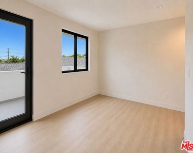 2707 Benedict Street - Photo Thumbnail 20